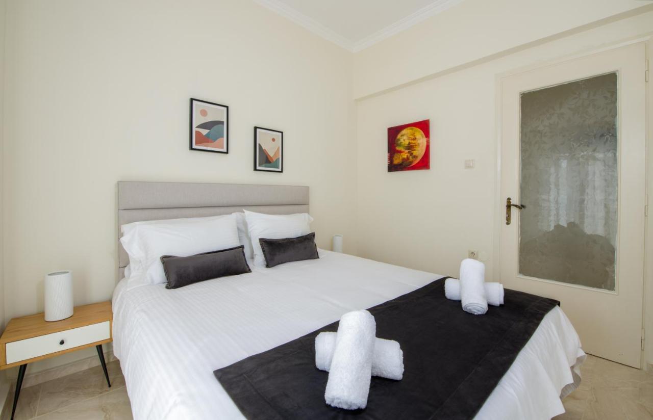 Center Manolia Dream 3 Bedroom Apartment 100M Away From The Beach Chania  Bagian luar foto
