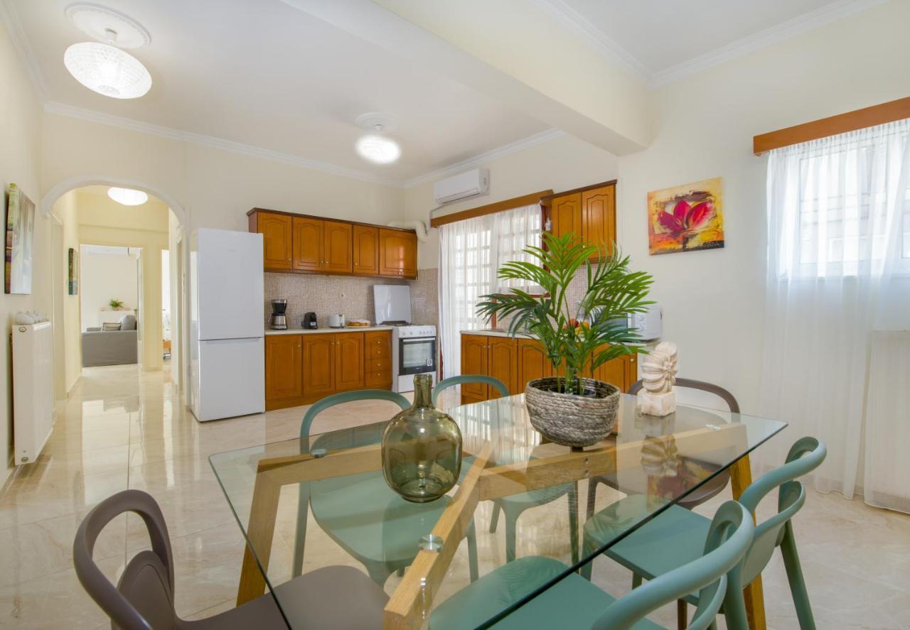 Center Manolia Dream 3 Bedroom Apartment 100M Away From The Beach Chania  Bagian luar foto