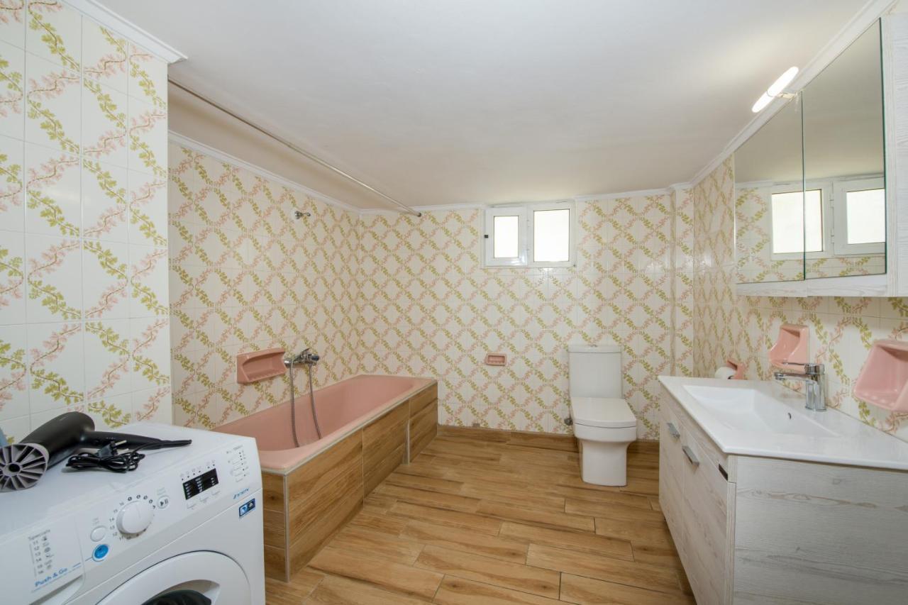 Center Manolia Dream 3 Bedroom Apartment 100M Away From The Beach Chania  Bagian luar foto