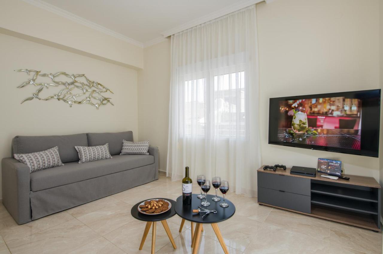 Center Manolia Dream 3 Bedroom Apartment 100M Away From The Beach Chania  Bagian luar foto
