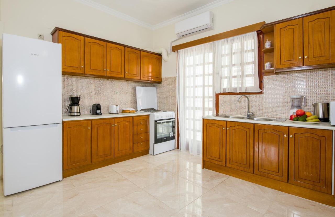 Center Manolia Dream 3 Bedroom Apartment 100M Away From The Beach Chania  Bagian luar foto